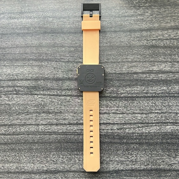 Neff Burger Watch - Picture 5 of 8